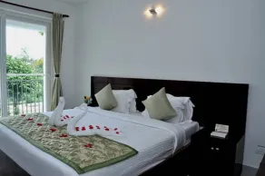 Sterling Thekkady - Room