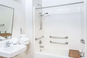 Microtel Inn & Suites by Wyndham Salt Lake City Airport - Badeværelse