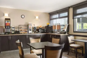 Days Inn by Wyndham Calgary Northwest - Restaurant