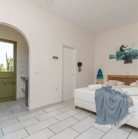 Studios Vrettos Beachside Hotel - Room