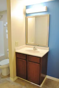 Americas Best Value Inn & Suites St Clairsville Wheeling - Salle de bain