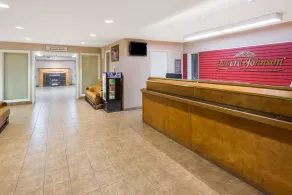 London Travel Inn - Hall