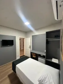 B Hotel 888 hotéis - Próximo a Rodoviária e Praça Sete - Habitación