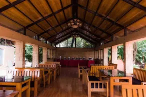 Anand Resort - A luxury Private Pool Resort in Nashik - Restaurante