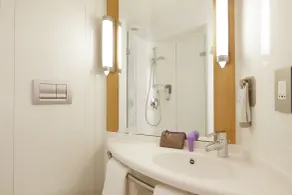 ibis Bristol Temple Meads - Bathroom