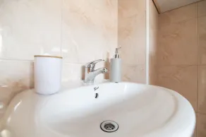 Beachfront Studio-apartment Spazzio - Bathroom