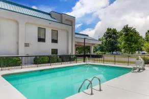 Quality Inn Lumberton North - Pool