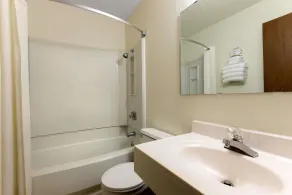 Super 8 by Wyndham Raton - Salle de bain