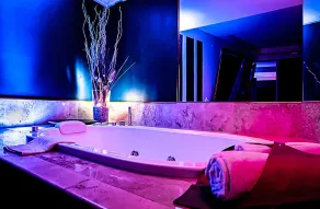 Business Hotel - Bathroom