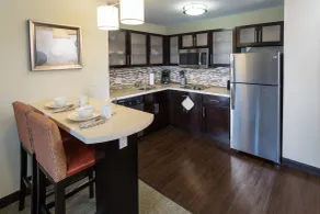 Staybridge Suites Omaha West by IHG - Chambre