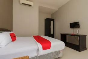 RedDoorz Syariah near Taman Air Mancur Bogor - Habitación