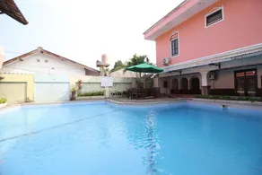 RedDoorz @ Mantrijeron 2 - Piscine