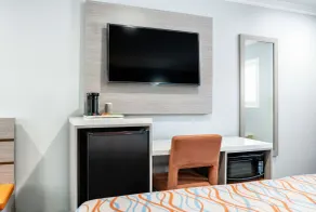 Travelodge Inn & Suites by Wyndham Bell Los Angeles Area - Chambre