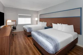 AmericInn & Suites by Wyndham Baraboo Event Center - Zimmer