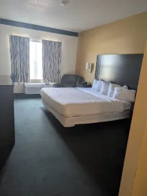 Chisholm Inn & Suites - Rum
