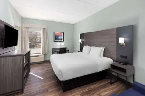 Baymont by Wyndham Creedmoor - Zimmer