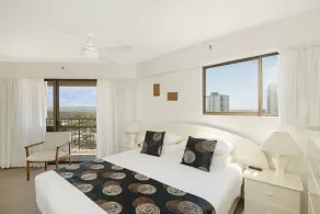 Burleigh Esplanade Apartments - Room