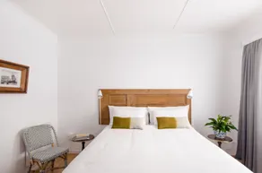 Whispering Oaks Guest House - Room