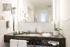 Leoso Hotel Leverkusen - Bathroom