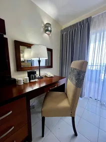 Hôtel Le Roy - Room