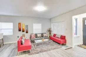 Charming Auburn Home: 15 Mi to Downtown Tacoma! - Intérieur