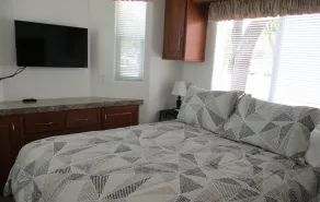 Travelers World RV Resort - Zimmer
