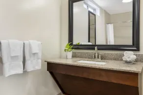 Best Western Plus Beach View Lodge Carlsbad - Salle de bain