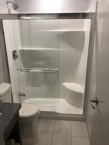 Days Inn by Wyndham Sarnia Harbourfront - Salle de bain