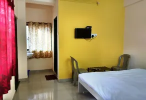 Center Point Residency - Room