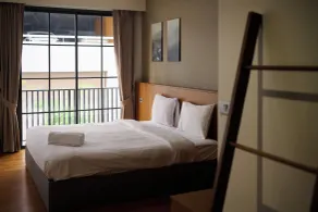 Q Space Sathorn - Narathiwas 18 - Room