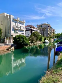 Villa Venice Movie - Pool