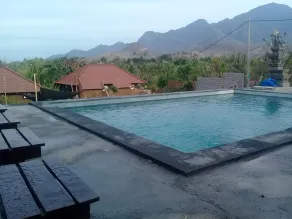 Eliska Sari Bungalows Sumberkima - Piscine