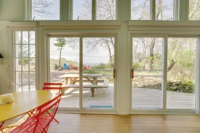 Beachfront Lake Michigan Cottage: Fire Pit & Deck - Interiør