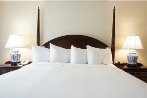 The Simsbury Inn - Chambre