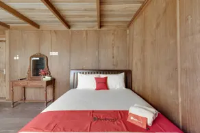RedDoorz at Omah Kayu Homestay Yogyakarta - Værelse