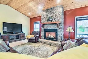 Hilltop Hideaway, 5 Private Acres + Boat Slip - Innvendig