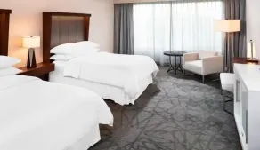 Sheraton Bloomington - Chambre