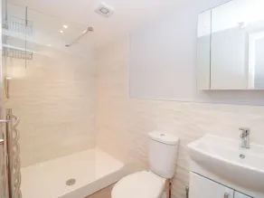 201 Norton Park - Bathroom