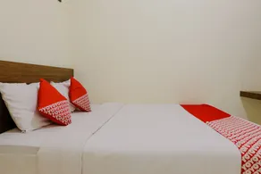 OYO Life 709 Menjangan Residence at Klayatan - Room