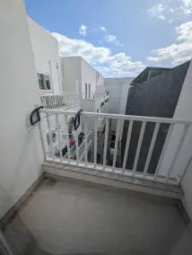 Habitación en casa de familia con jacuzzi | Vistas a la ciudad - Balcón