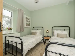 Skylarks - Room