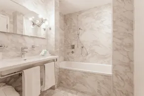 EMA House Hotel Suites - Salle de bain