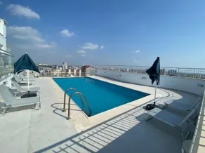 Sky Garden Suites - Piscina