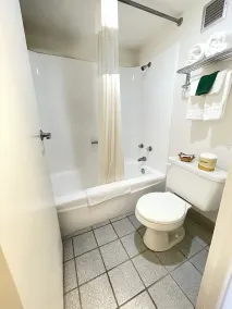 LuLu Silver City - Bathroom