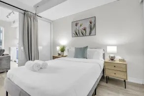 Sleek studio near Eaton Centre in central downtown - Room