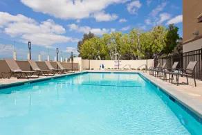 Holiday Inn Diamond Bar - Pomona by IHG - Piscine
