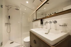 LOEV - VELA Hotels - Bathroom