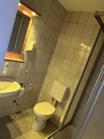 Hotel Ziegenkrug Pritzwalk - Bathroom