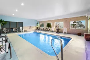 Red Lion Inn & Suites Blue Springs - Piscine