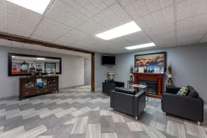 Quality Inn Austintown-Youngstown West - Lobby